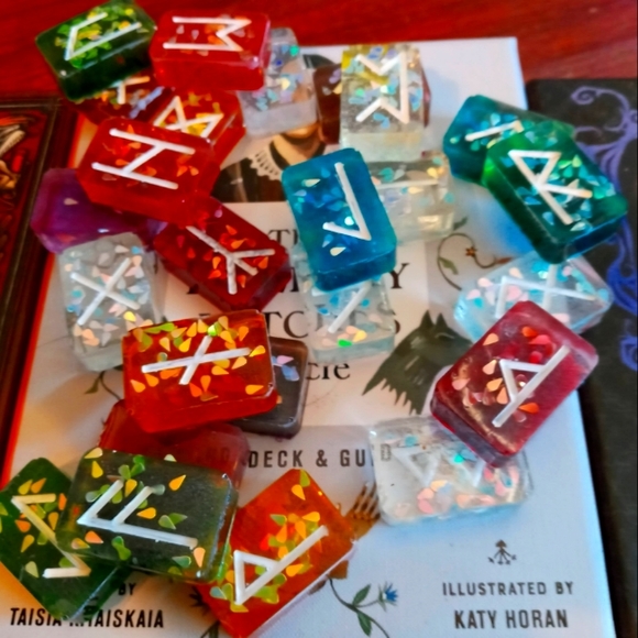 Majestic Runes - Picture 1 of 7